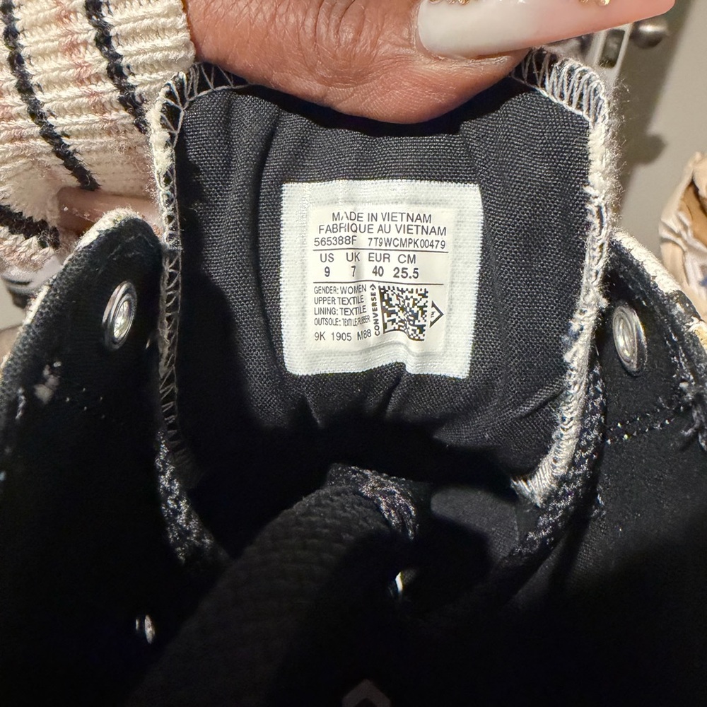 Converse Zigzag Pattern Sneakers brand new - Picture 8 of 8